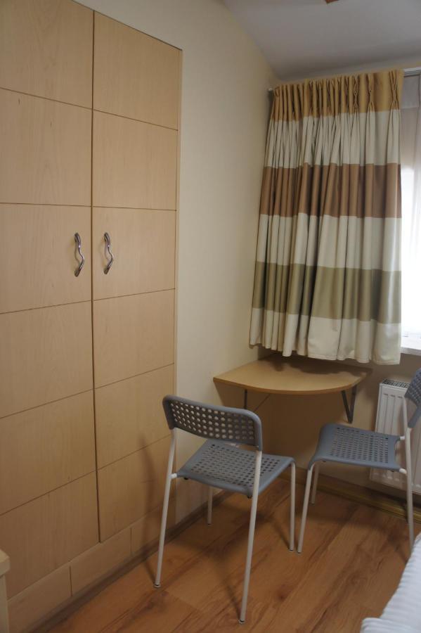 Bialy Slon Delux Hostel Gdynia Exterior photo