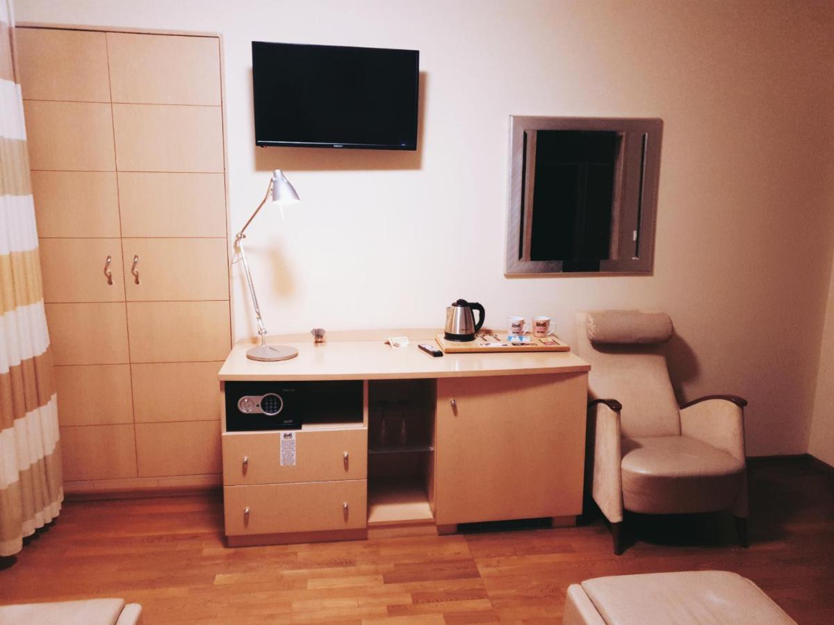 Bialy Slon Delux Hostel Gdynia Exterior photo